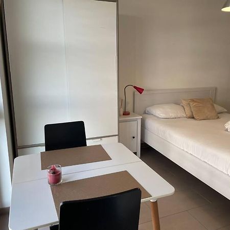 Joli Studio Confortable ! Prilly Екстериор снимка